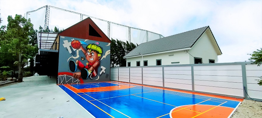 คนทำพื้นสนามบาส-รับทาสีพื้นสนามบาส-